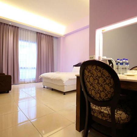 Xiao Songzi Station Maeda Elevator Guesthouse Hualien City Exterior photo