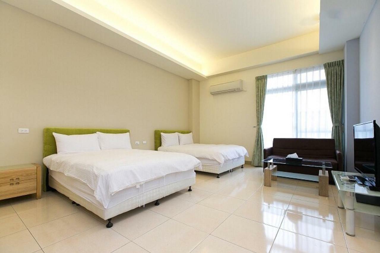 Xiao Songzi Station Maeda Elevator Guesthouse Hualien City Exterior photo